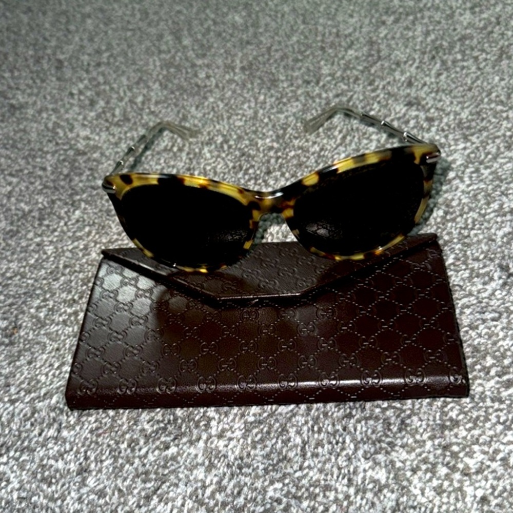 Authentic Gucci Sunglasses w/ Collapsible  Micro Guccissima Monogram Case